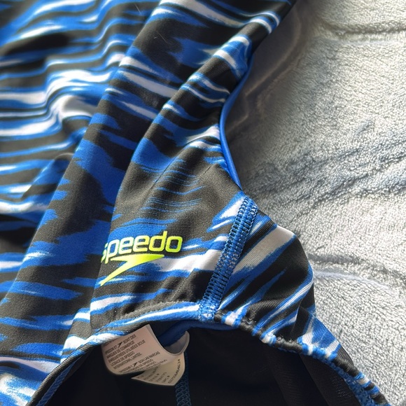 Speedo 26 blue fun print swimsuit - Picture 5 of 15